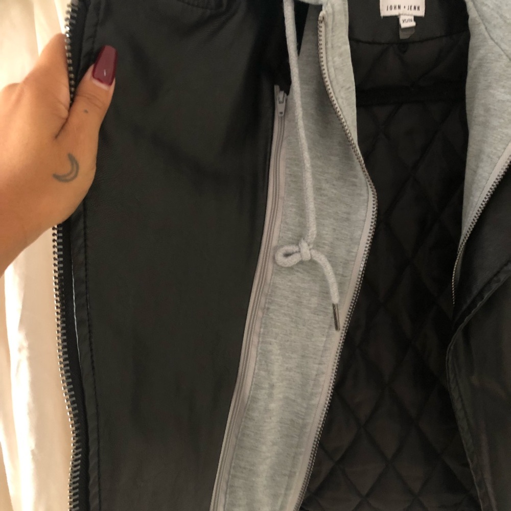 Leather Jacket - Picture 5 of 5